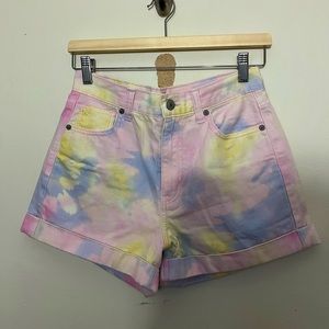 American Eagle | pastel tye dye cuffed denim mom shorts size 4